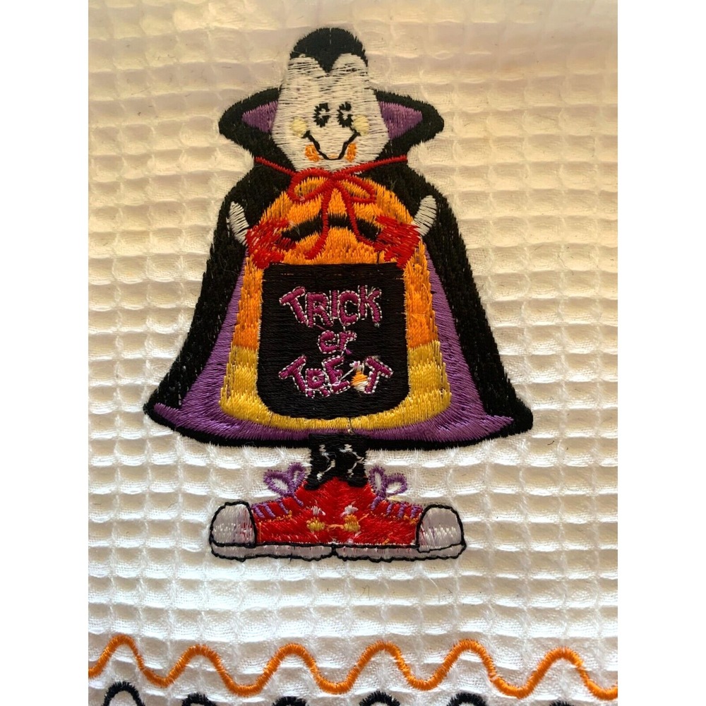 Halloween Kitchen Towel Lainey Daniels Embroidered Dracula Vampire NWT Cotton